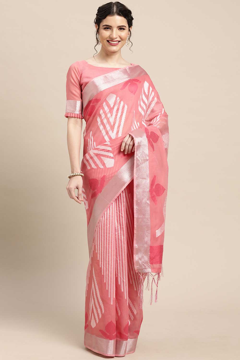 Buy Cotton Blend Geometric Design Saree in Pink Online