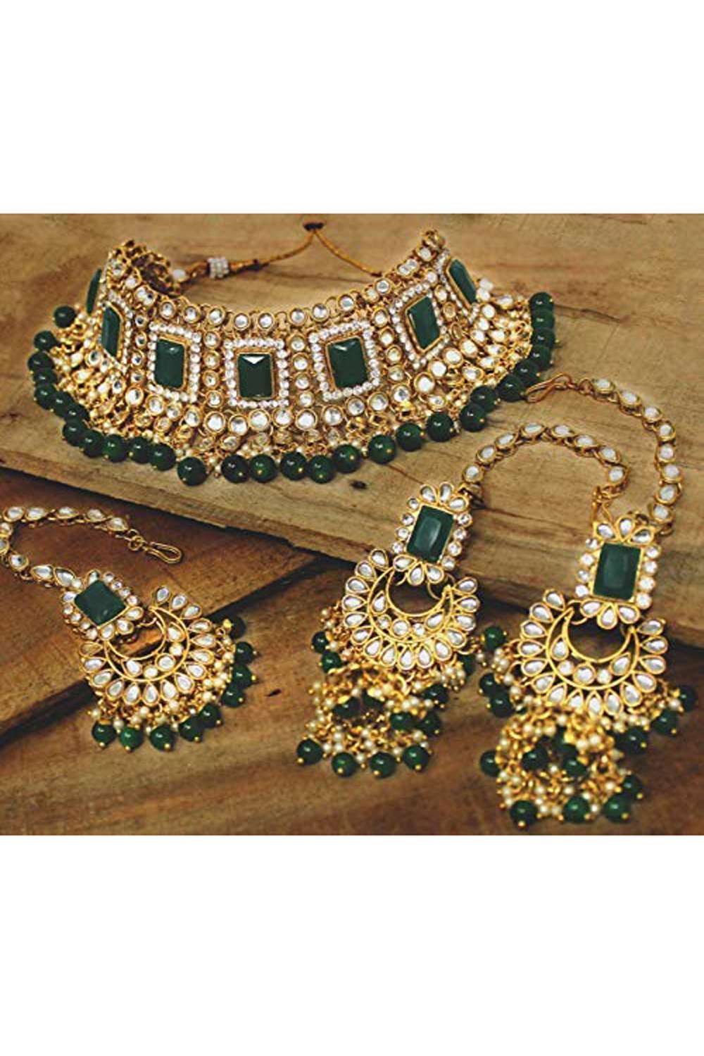 Shop Women's Necklace Set in Green and Gold