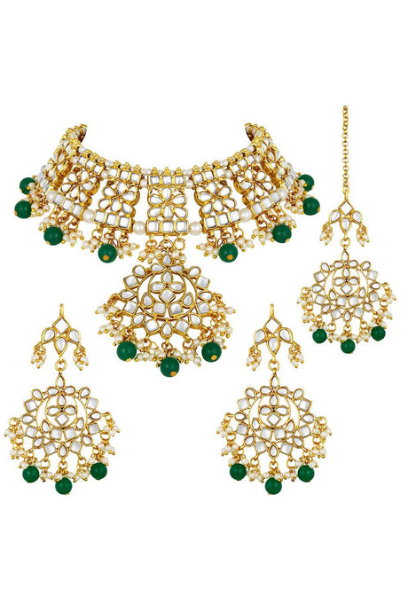 Shop Women's Necklace Set in Green