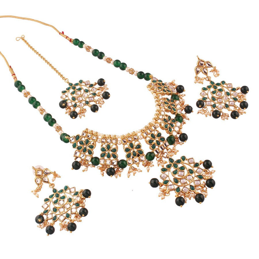 Alloy Necklace Set With Maang Tikka In Green