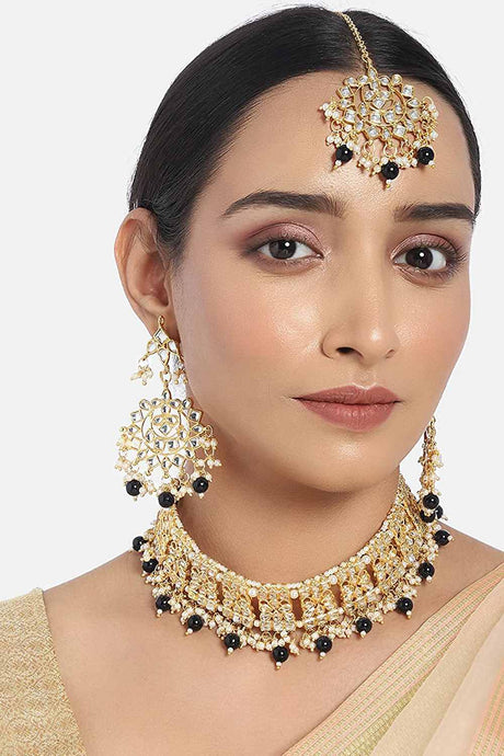 Buy Women's Alloy Necklace Set in Black and Gold