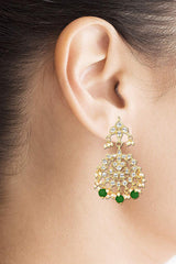 Alloy Necklace With Earrings And Maang Tikka In Green