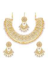 Shop Women's Necklace Set in White and Gold