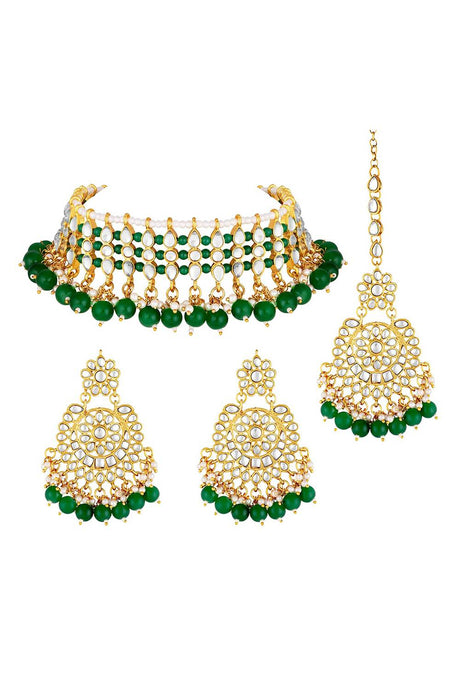 Shop Women's Necklace Set in Green