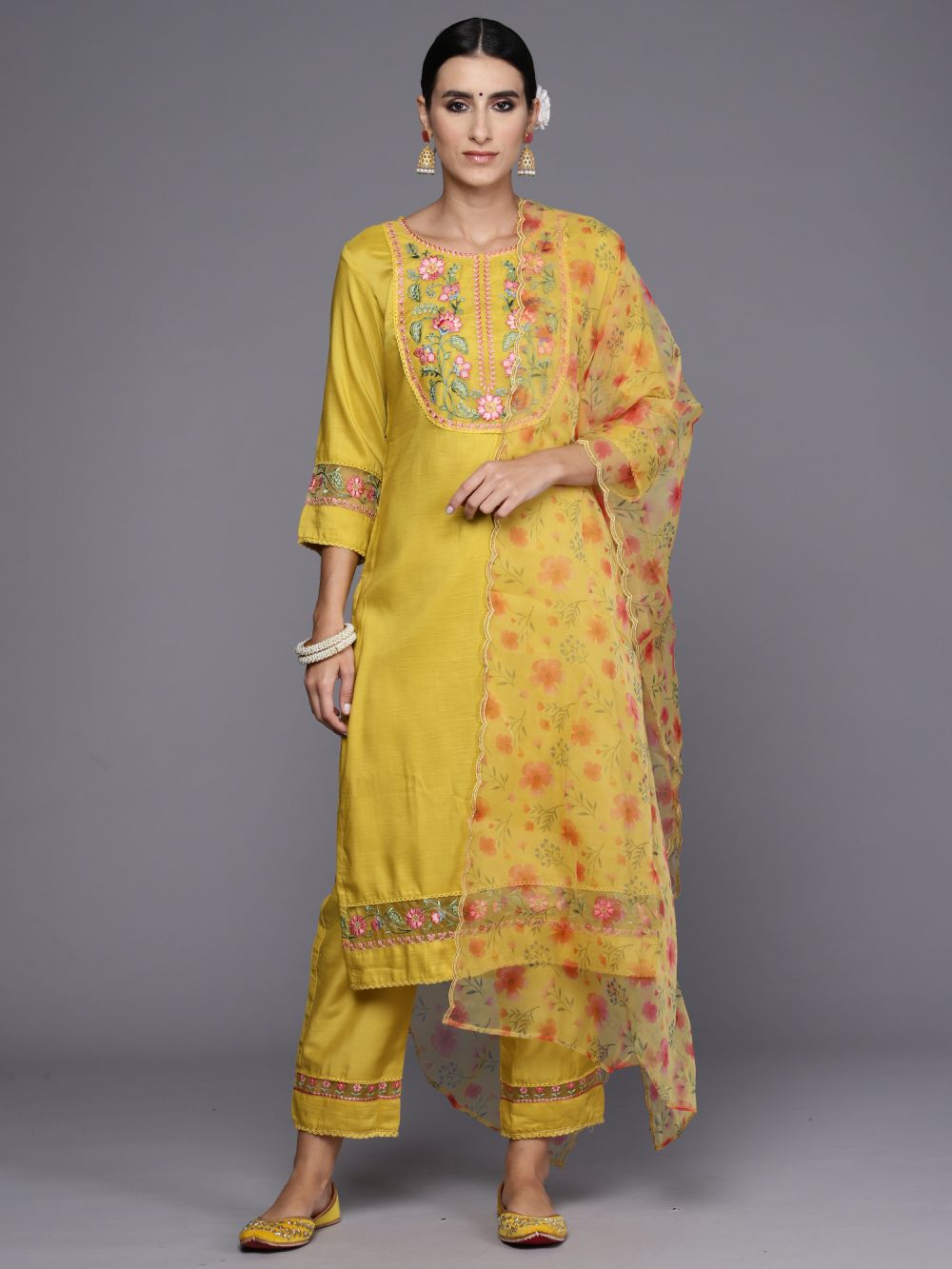 Women's Yellow Silk Blend Embroidered Kurta Set