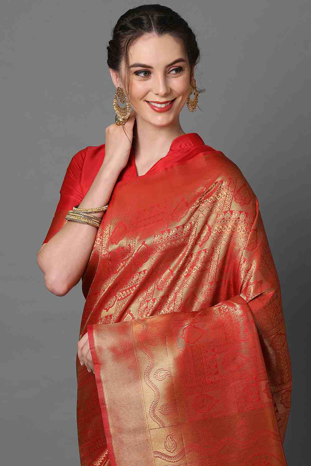 Design Saree With Unstitched Blouse