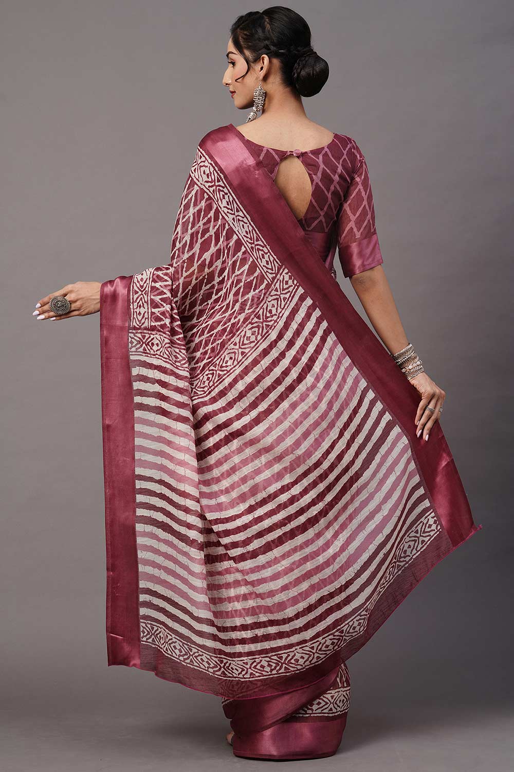 Cotton Blend Magenta Printed Designer Saree