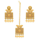 Alloy Choker Necklace Set with Earrings and Maang Tikka in Gold