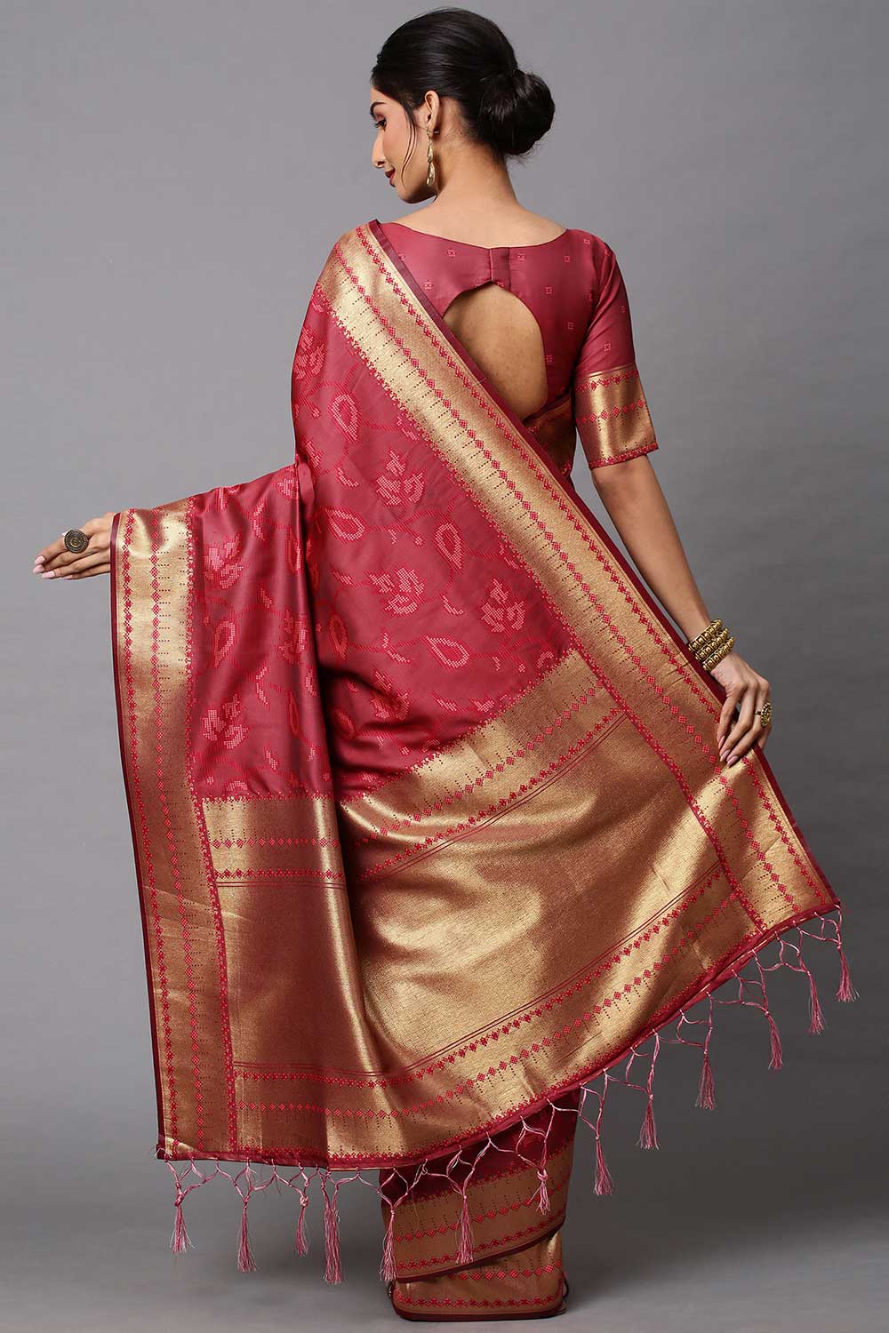 Cotton Silk Abstract Print Saree In Maroon