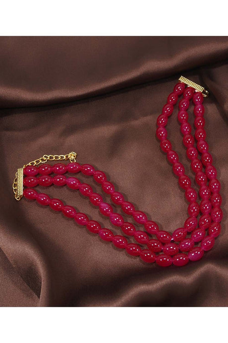 Shop Women's Necklace Set in Red