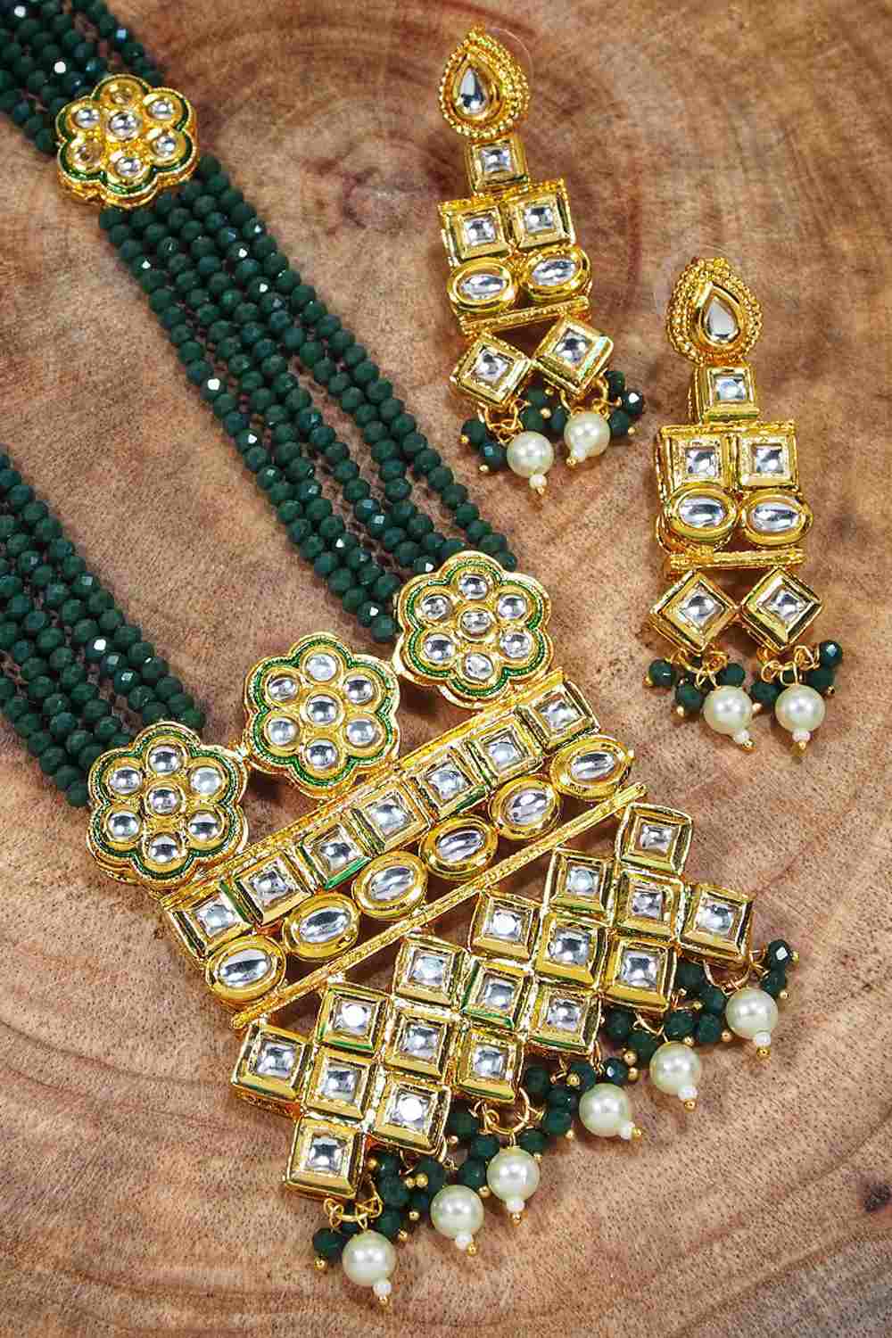 Shop Women's Necklace Set in Green and Gold