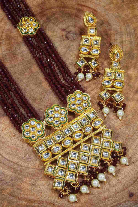 Shop Women's Necklace Set in Maroon and Gold