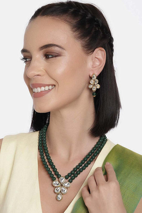 Green Gold Plated Kundan And Pearl Studded Necklace Jewellery Set