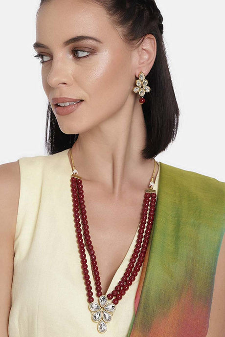 Maroon Gold Plated Kundan And Pearl Studded Necklace Jewellery Set