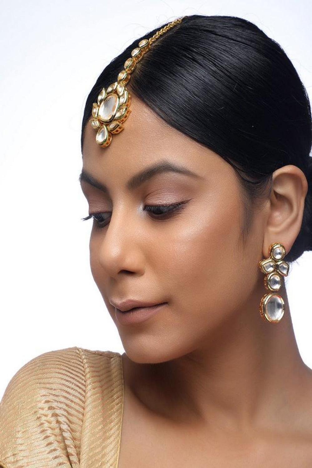 Women's Alloy Maang Tikka and Earrings Set in Gold