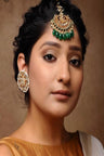 Women's Alloy Kundan Maang Tikka with Earrings in Emerald