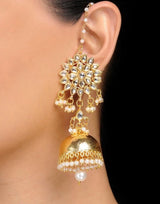 Women's Alloy Kundan Jhumka Earrings In Gold