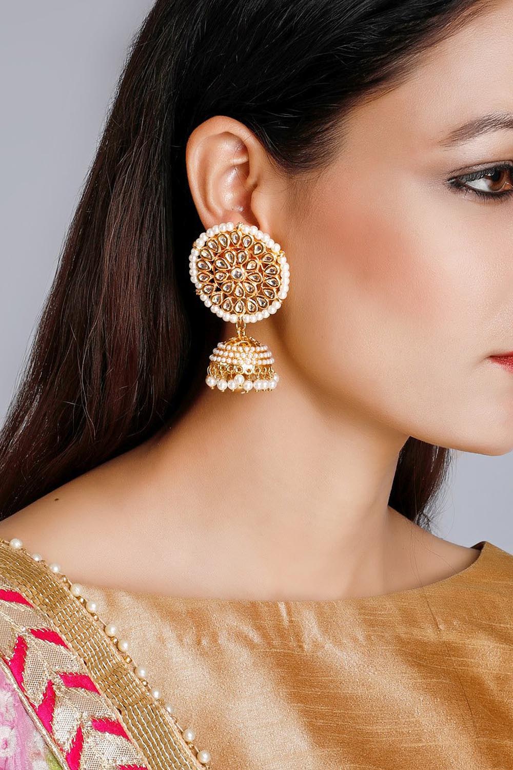 Women's Alloy Jhumka Earrings In White