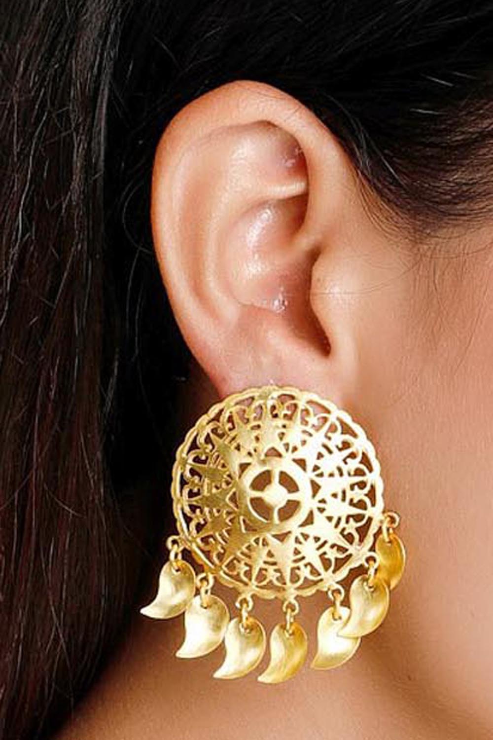 Women's Alloy Stud Earrings In Gold