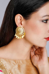 Women's Alloy Stud Earrings In Gold