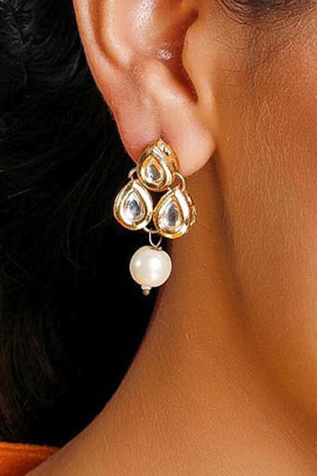 Women's Alloy Stud Earrings In White