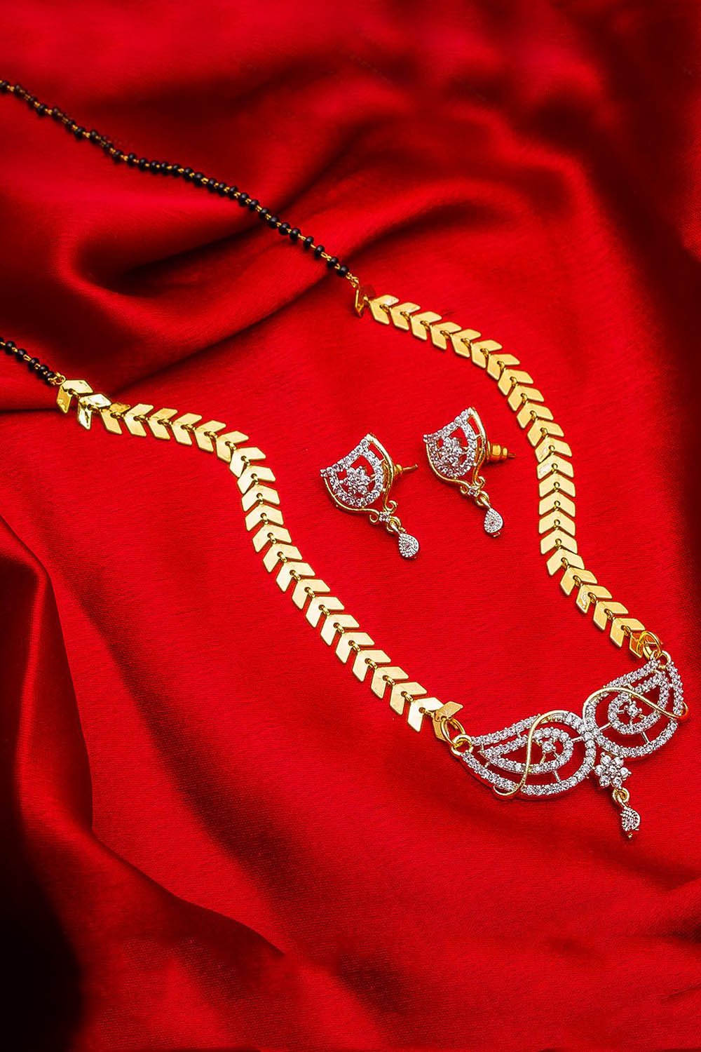 Women's Alloy Mangalsutra Set In Gold And Silver