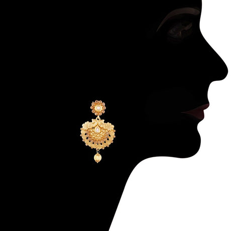 Alloy Necklace With Earrings And Maang Tikka In Gold