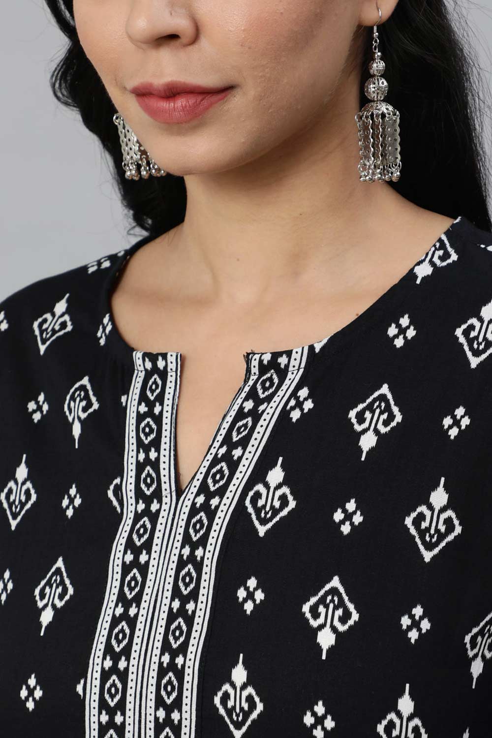 Buy Black & White Cotton Printed Cotton Straight Tunic Online - Back
