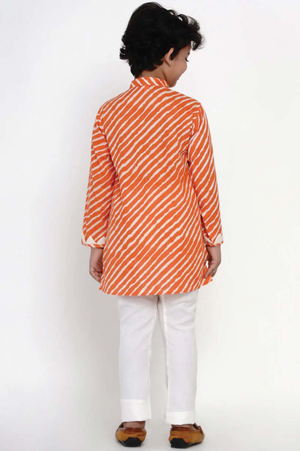 Buy Boy's Orange Laheriya Kurta With Off-White Pajama Set Online - Zoom In
