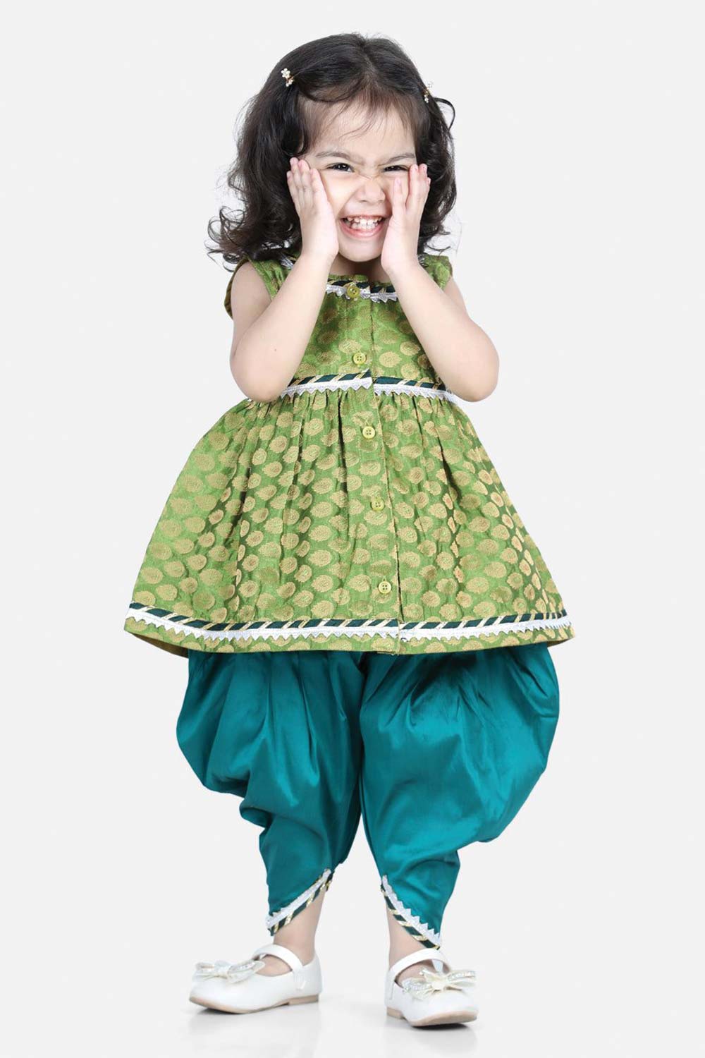 Buy Girl's Green Jacquard Kurta Dhoti Set Online - Front