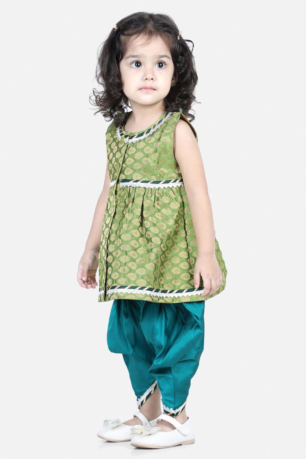 Buy Girl's Green Jacquard Kurta Dhoti Set Online - Side