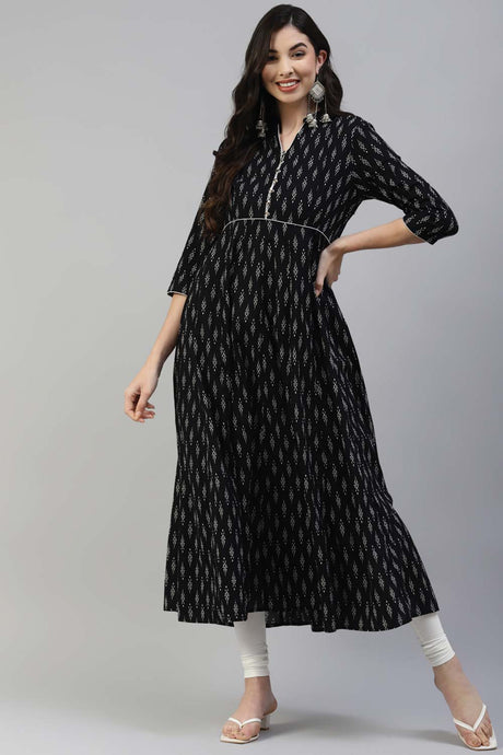 Buy Men's Black Silk Blend Textured Printed Men's Kurta Pajama Jacket Set Online
