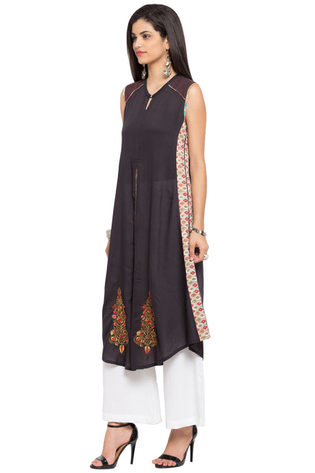 Blended Cotton Embroidered Kurta Top in Black