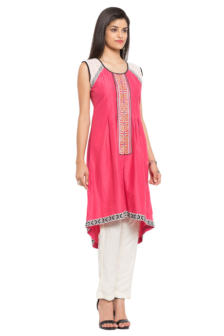 Blended Cotton Embroidered Kurta Top in Pink