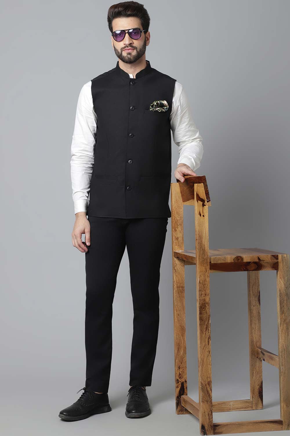 Buy Men's Black Linen Blend Solid Waistcoat Online - KARMAPLACE