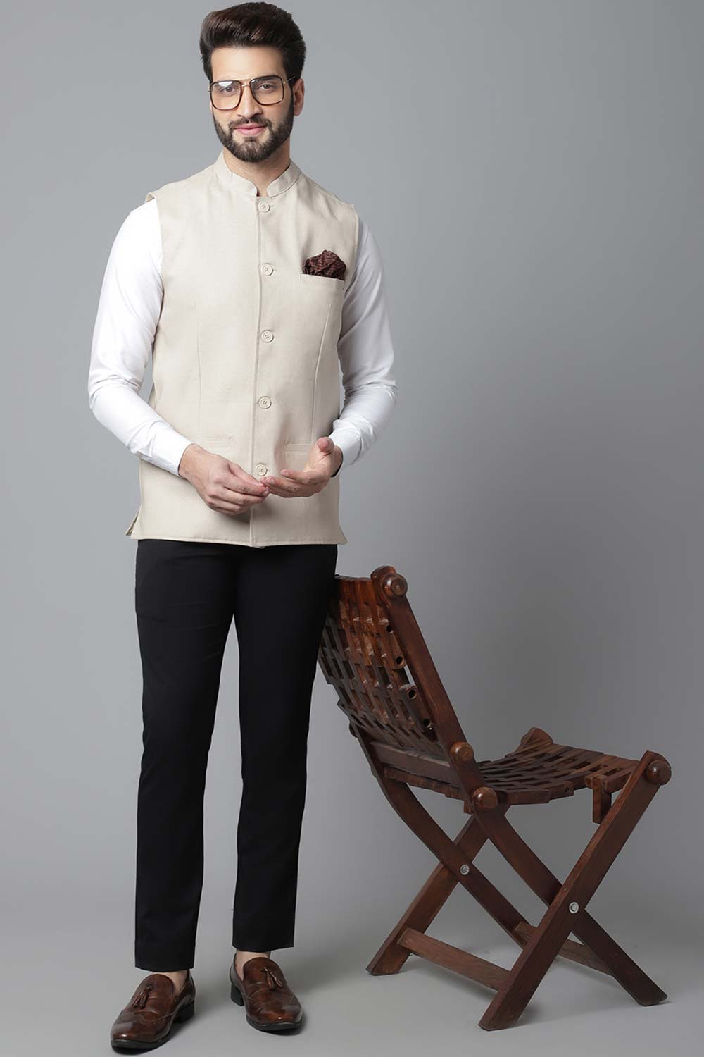 Buy Men's Cream Linen Blend Solid Waistcoat Online - KARMAPLACE