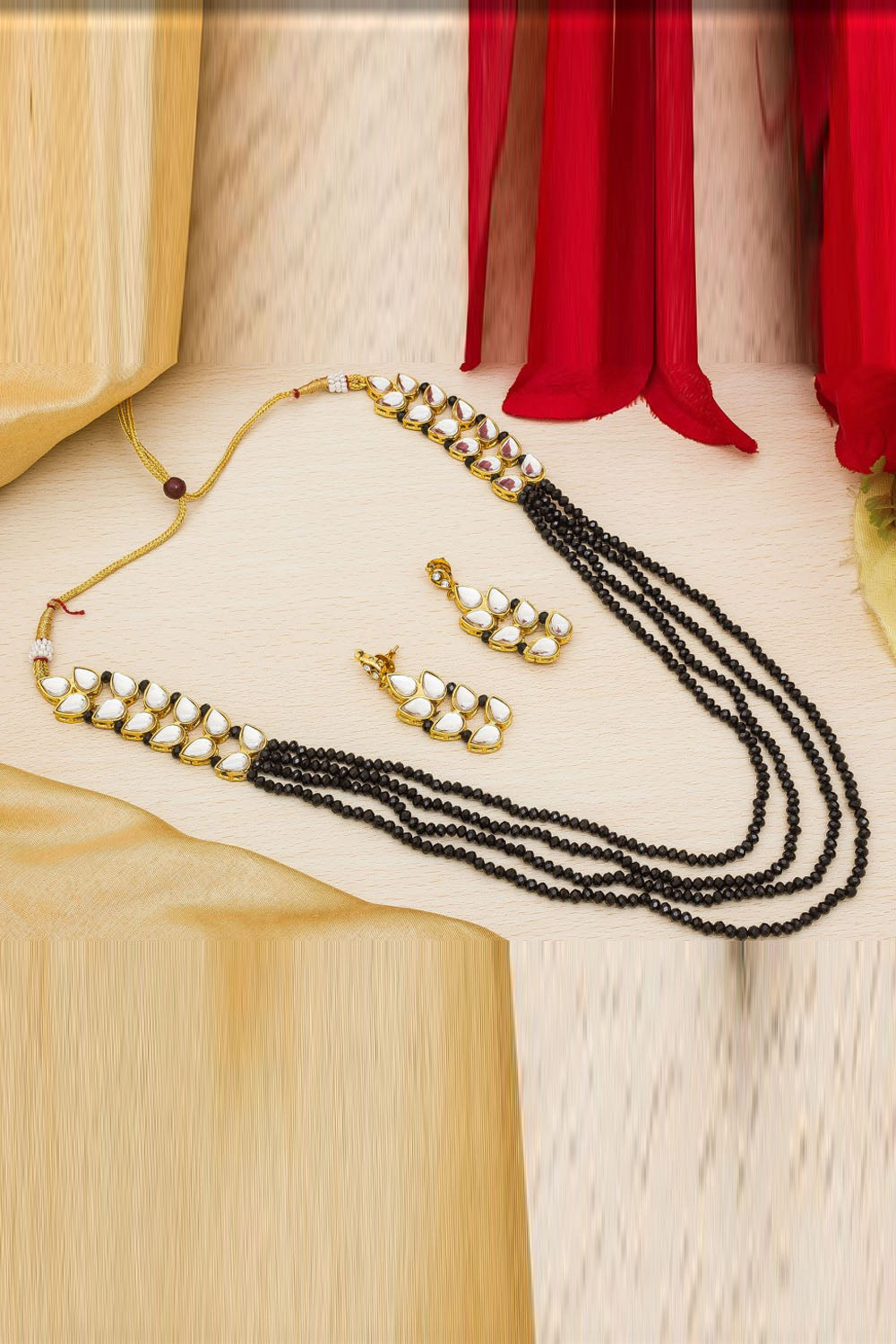Buy Women's Alloy Necklace Set in Black Online