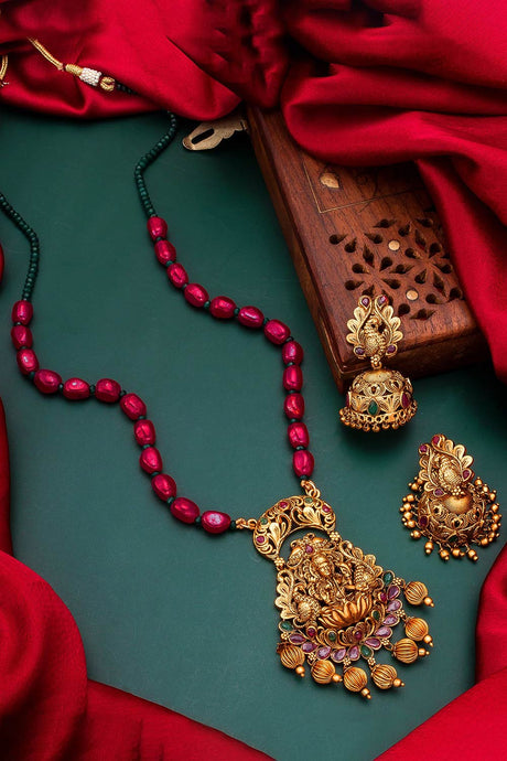 Buy Women's Copper Temple Necklace Set in Maroon Online