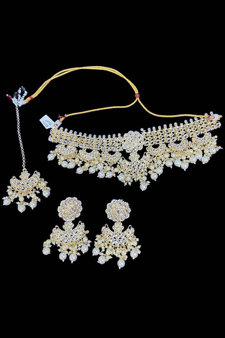 Ornate Minature Pear Necklace Set with Earrings and Maang Tikka