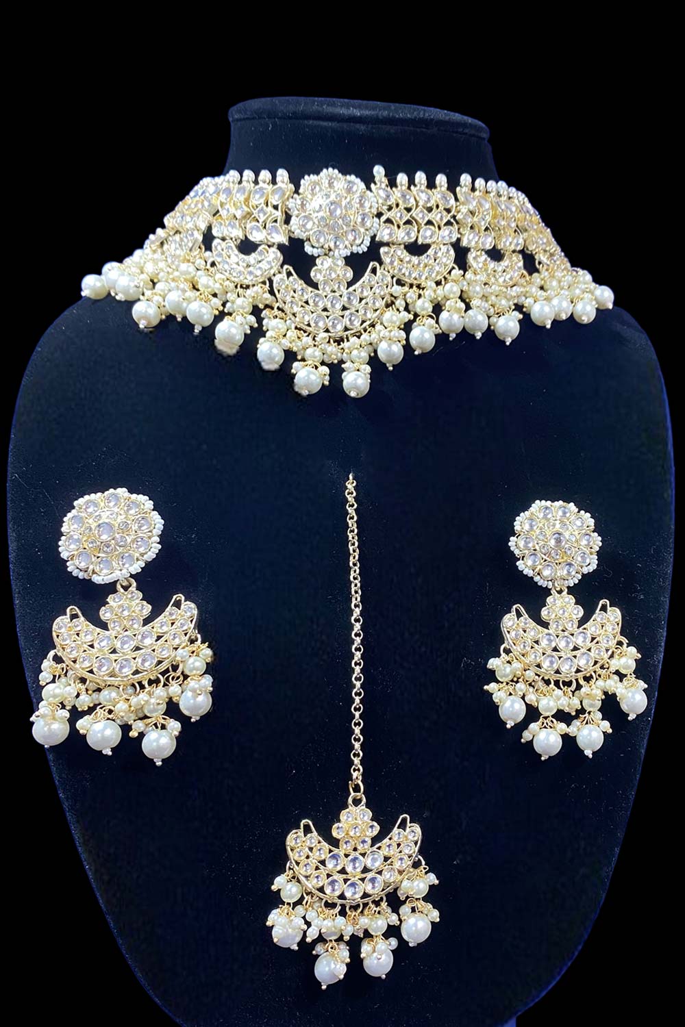 Ornate Miniature Pear Necklace Set With Earrings And Maang Tikka