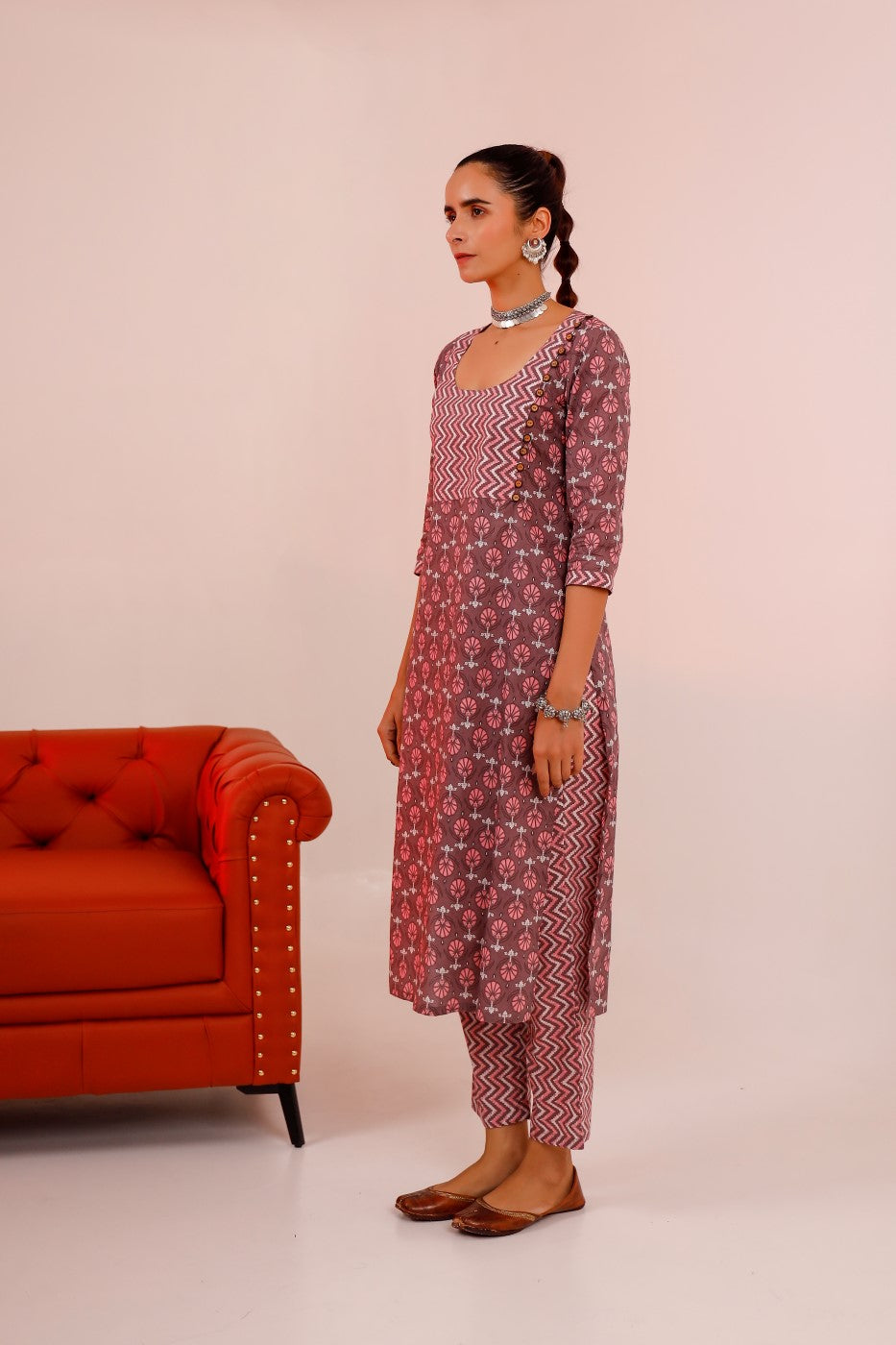 Buy Brown cotton Floral Hand Printed Kurta with Pant Online - Front