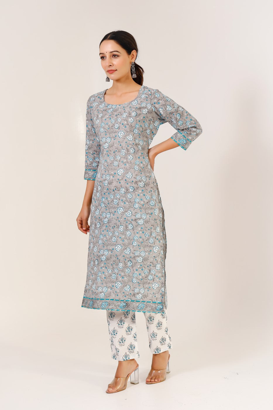 Buy grey cotton Floral Hand Printed Kurta with Pant Online - Front