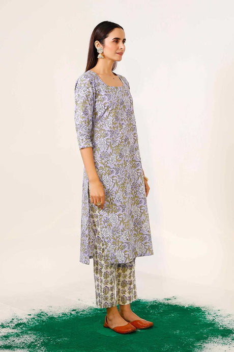 Buy Floral lavendar hand print straight kurta and pants with temple gota lace detailings Online