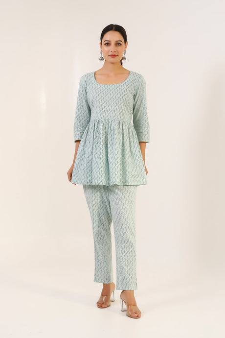 Buy Blue cotton Floral Printed loungewear set Online