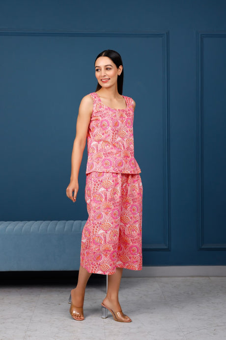 Buy Pink cotton Floral Printed loungewear set Online - Back