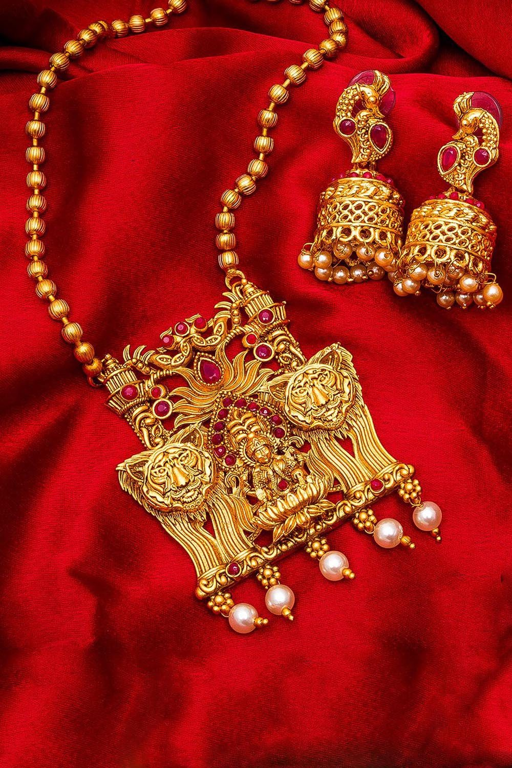 Buy Women's Alloy Pendant Set in Gold Online