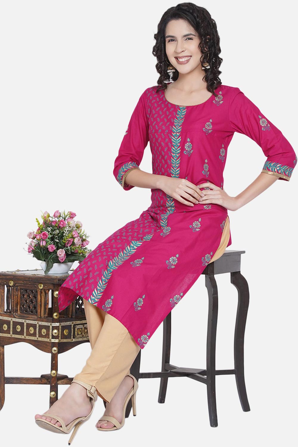 Buy Women Cotton Block Print Kurta Set in Magenta Online - Side