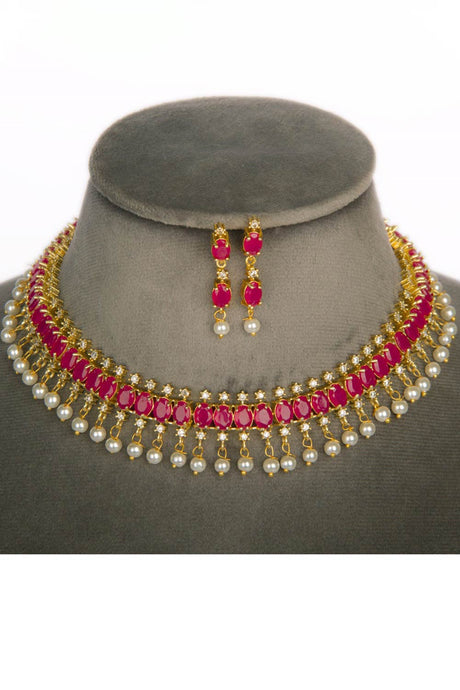 Buy Women's Brass Chokar Necklace Set in Light Red Online