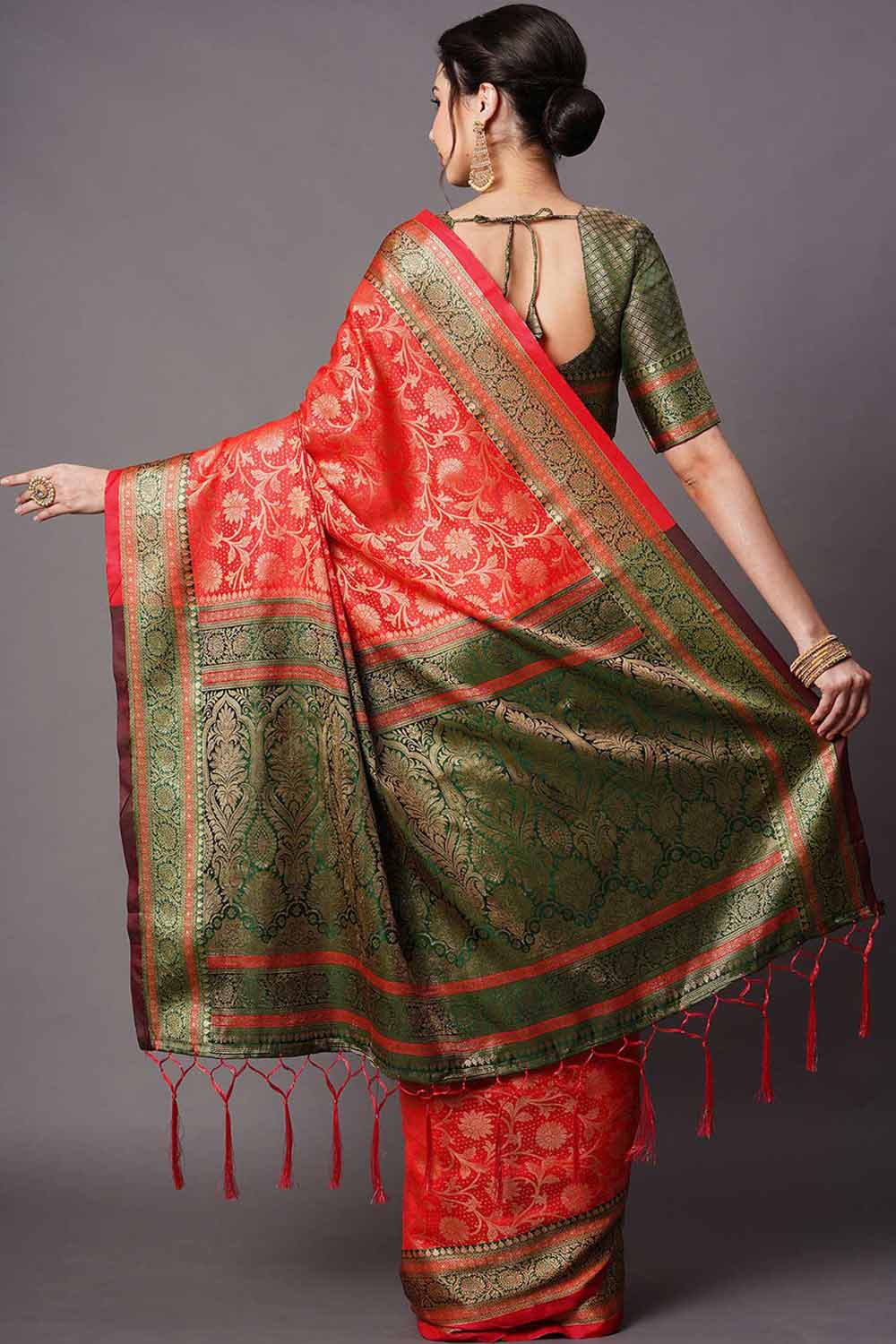 Blended Silk Paisley Saree In Red