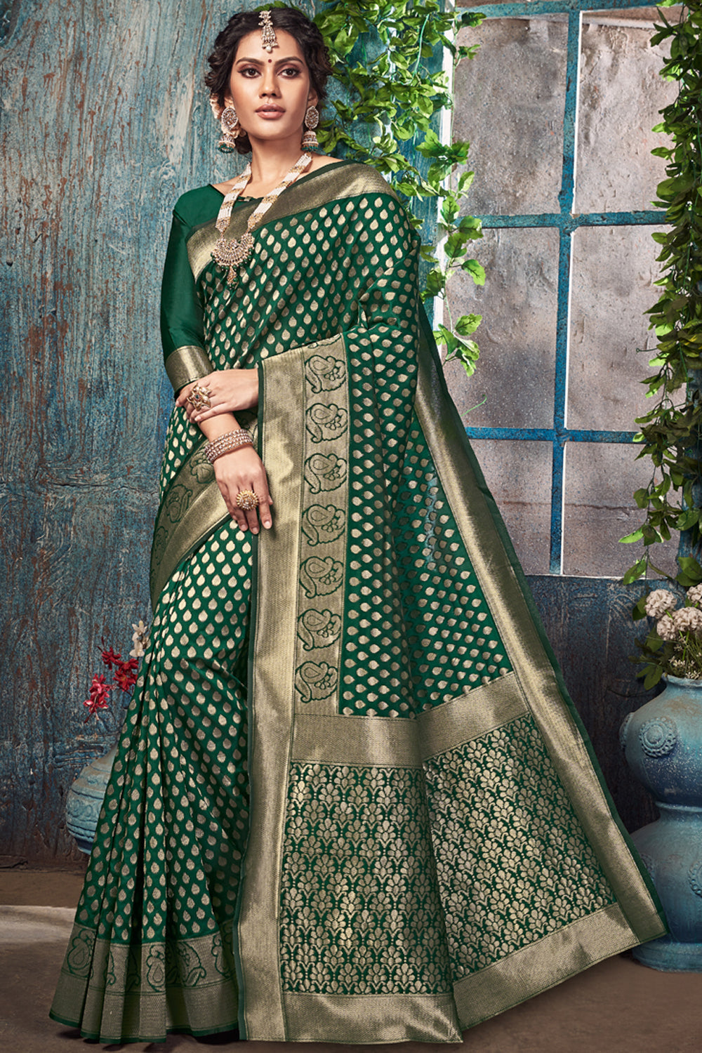 Art Silk Woven Saree In Green